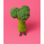 Maskotka Jellycat Amuseables – Brokuł 24 cm, brokuł na różowym tle