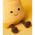 Maskotka Jellycat Amuseables – Parmezan 19 cm, zbliżenie na buzię i nóżki