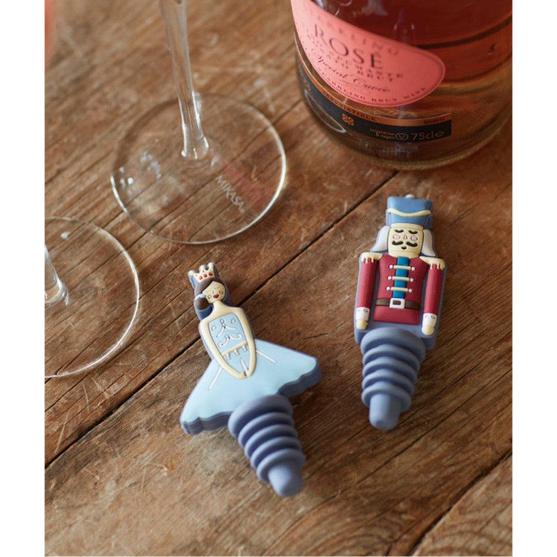 Zatyczki do butelek The Nutcracker Kitchen Craft – niebieska i czerwona, 2 szt. – zdjęcie 2